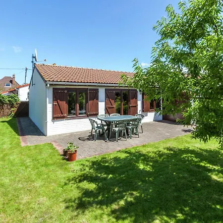 Dom wakacyjny With Private Garden In Bredene